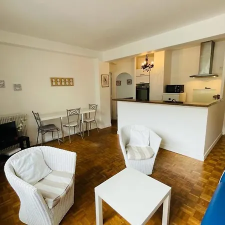 Apartamento Modern And Cosy Apt 8 Min From The Beach